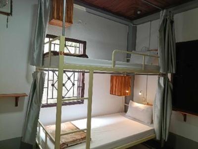 City Backpackers & Travel 琅勃拉邦 外观 照片