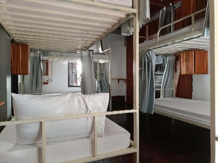 City Backpackers & Travel 琅勃拉邦 外观 照片